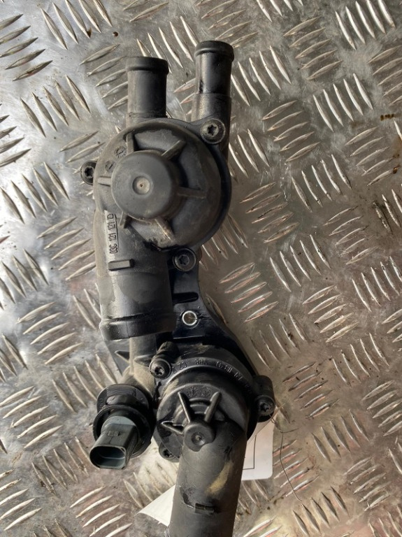 Carcasa termostat Vw Touran 1.4 TSI BMY 03C121121D
