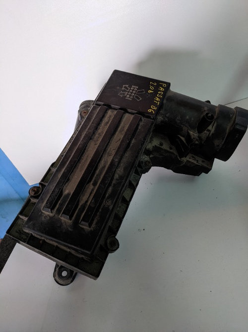 Carcasa/tubulatura filtru aer Vw Passat b6 2.0 diesel