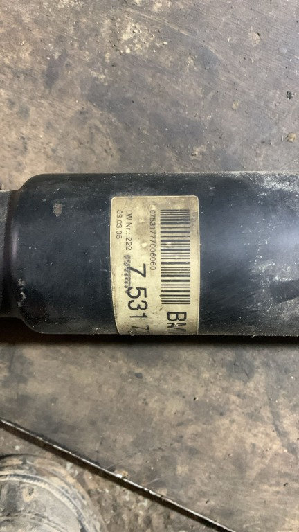 Cardan BMW seria 5 525 E60 motor 2.5 diesel cutie manuala cod piesa: 7 531 777