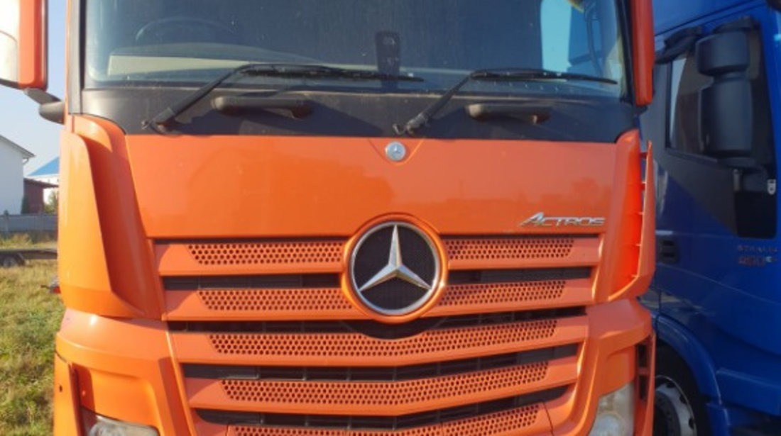 Cardan complet cupla cuplare remorca rezervor motrina combustibil Mercedes Actros MP4 2013 om471