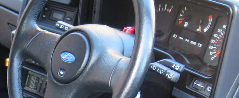 Care criza bancara? Un cumparator a platit, de curand, peste 123.000 de euro pe un Ford Sierra din 1990! Care criza bancara? Un cumparator a platit, de curand, peste 123.000 de euro pe un Ford Sierra din 1990!