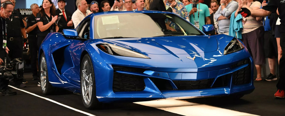 Care criza financiara? Un american a platit peste un milion de dolari ca sa fie prima persoana din lume care conduce noul Chevrolet Corvette Hybrid