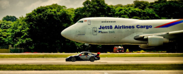 Care este mai rapid: Porsche 911 GT3 vs. Boeing 747