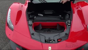 Care-i mai tare-n... portbagaj? Comparatie inedita intre Ferrari LaFerrari si Ferrari F12tdf