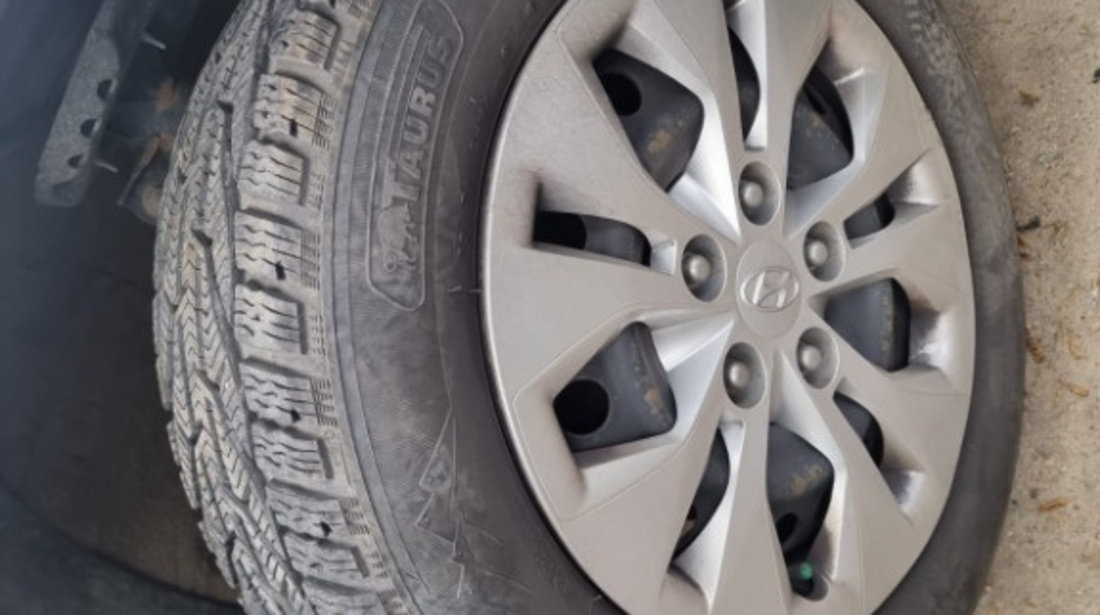 Carenaj aparatori noroi fata Hyundai i30 2018 Hatchback 1.4 benzina
