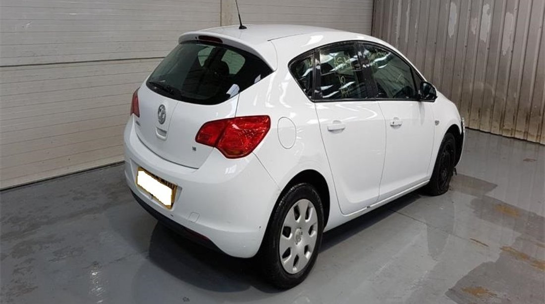 Carenaj aparatori noroi fata Opel Astra J 2010 Hatchback 1.6 i