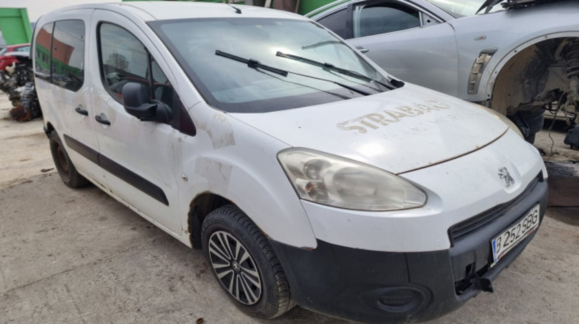 Carenaj aparatori noroi fata Peugeot Partner 2012 Minivan 1.6