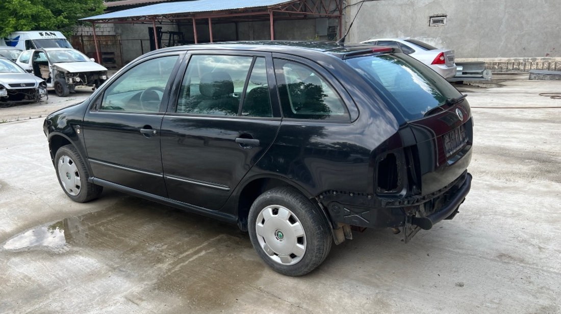 Carenaj aparatori noroi fata Skoda Fabia 2002 Combi 1.4 benzina