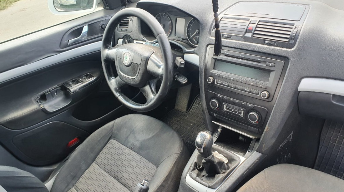 Carenaj aparatori noroi fata Skoda Octavia 2 2009 break facelift 1.9 tdi bxe