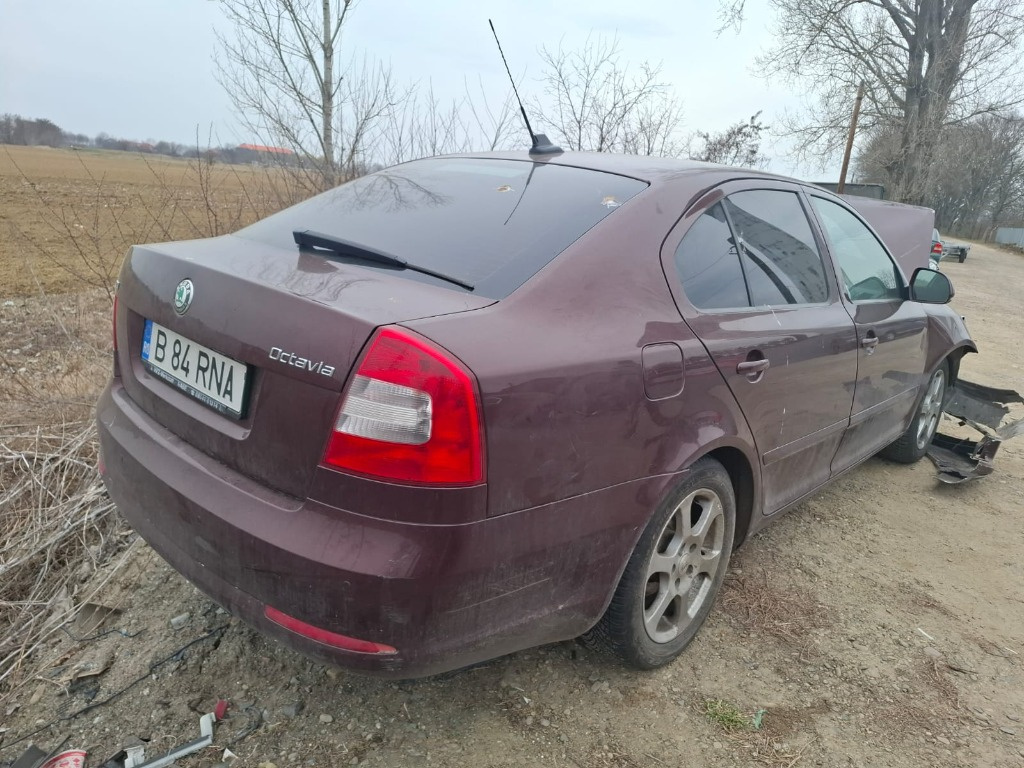 Carenaj aparatori noroi fata Skoda Octavia 2 2010 berlina 1.6 tdi CAYC