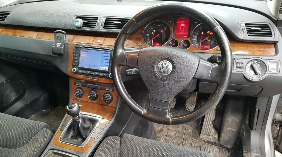 Carenaj aparatori noroi fata Volkswagen Passat B6 2005 Break 2.0 BKP