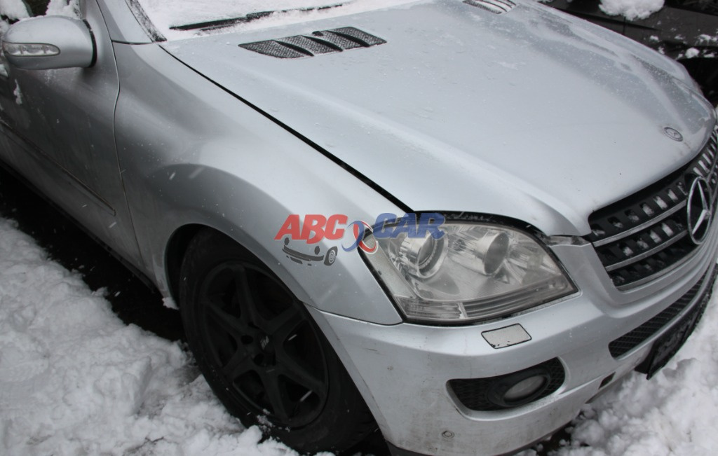 Carenaj dreapta fata Mercedes ML 3.0 CDI W164 2006-2009