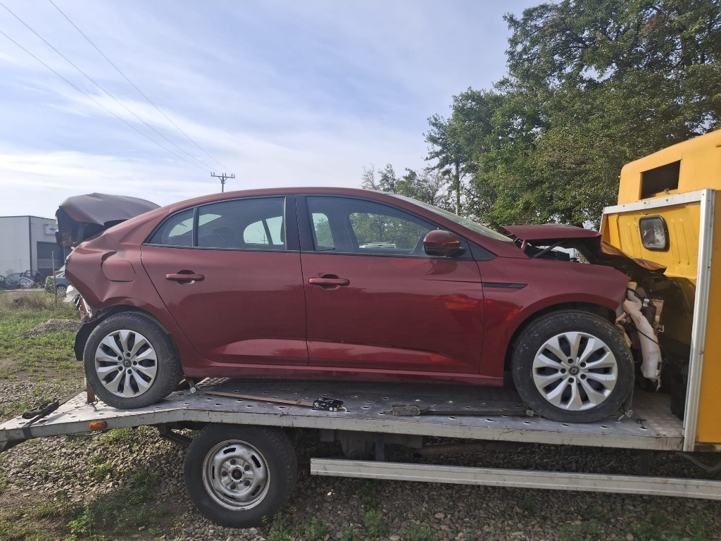 Carenaj noroi roata dreapta fata partea din spate 638425342R Renault Megane 4 Sedan Facelift 1.3 TCE H5H-E490