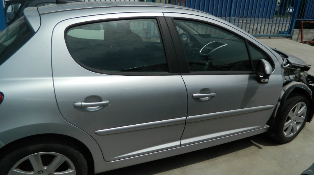 Carenaj roata dreapta spate Peugeot 207 Hatchback model 2006