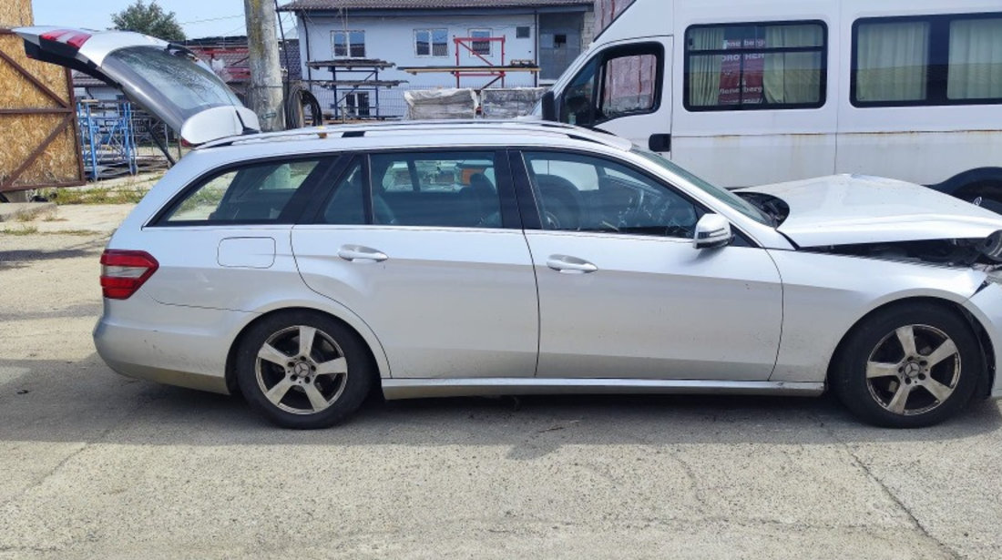 Carenaj roata spate Mercedes E-Class W212 2.2 Cdi 2013