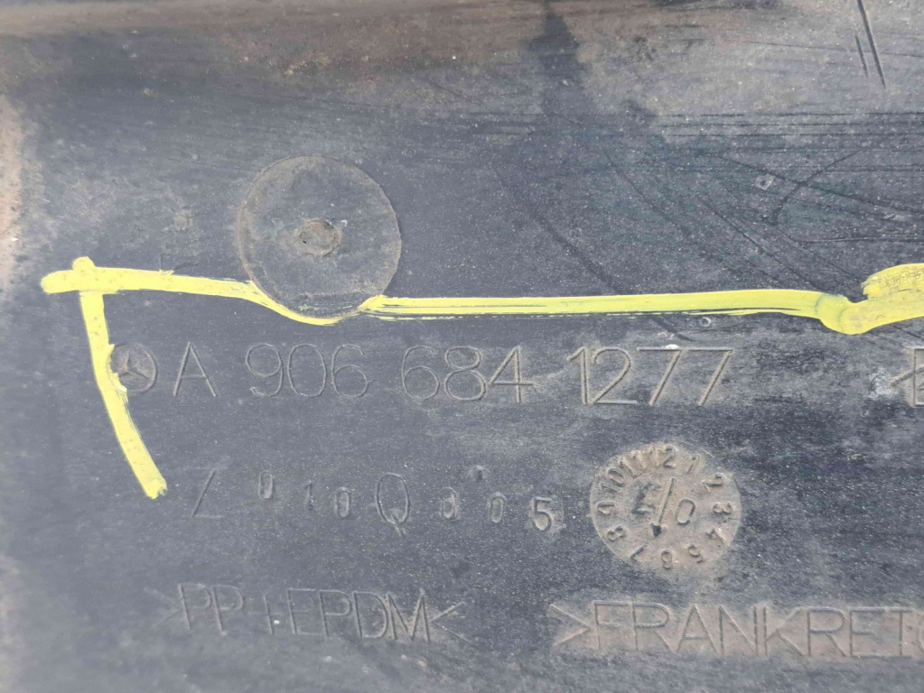 Carenaj roata stanga fata Mercedes Sprinter 3.5-t (906) [Fabr 2006-2013] A9066841277
