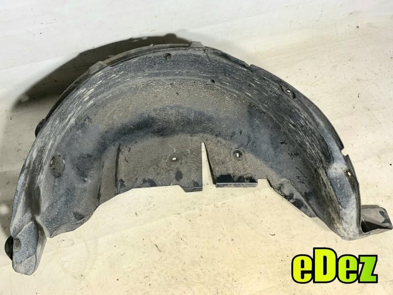 Carenaj roata stanga spate Renault Megane 3 facelift (2012-2016)