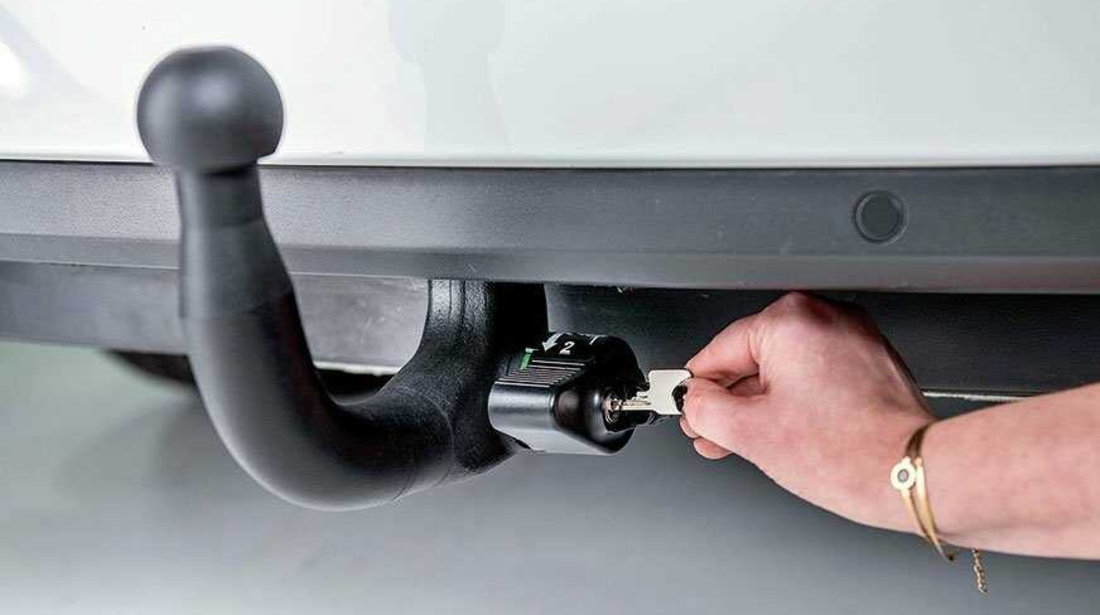 Carlig de remorcare auto Citroen DS5 Hatchback 2012-2019 AutoHak