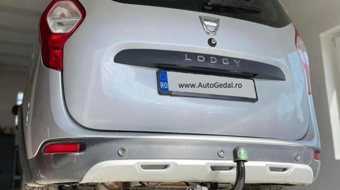 Carlig de remorcare auto Dacia Lodgy MPV 2012-prezent Umbra Rimorchi