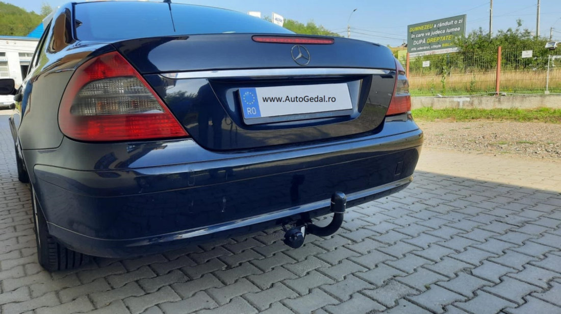 Carlig de remorcare auto Mercedes E-Class Sedan W211 2002-2009 AutoHak