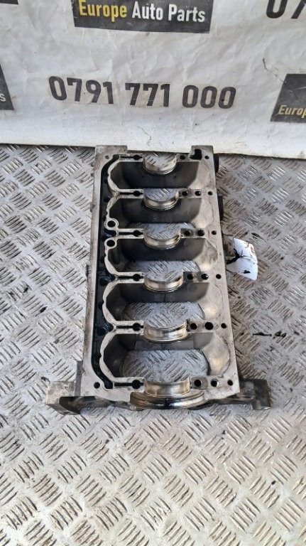 Carter VOLVO XC60 2.4 cod motor D5244T14 an 2010 cod 31251203