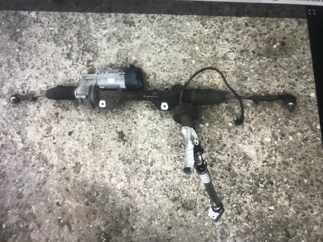 Caseta directie bmw e81 e87 seria 1 volan DREAPTA  cod 7802 277 243.