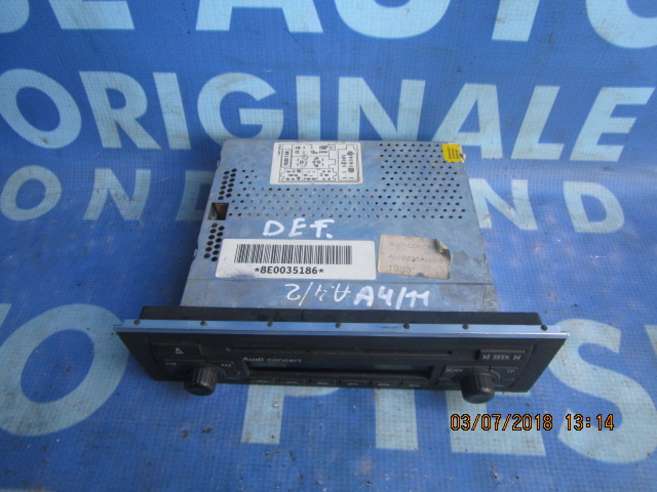 Casetofon Audi A4 ;  8E0035186 (defect)
