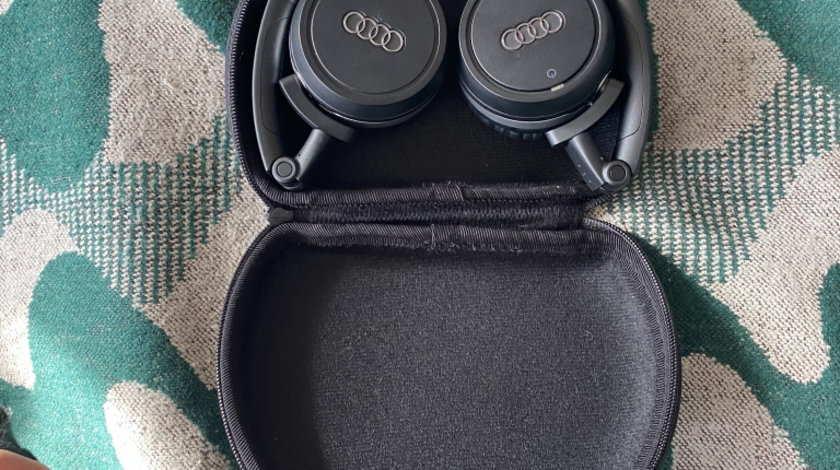 Casti audi A8 4h originale