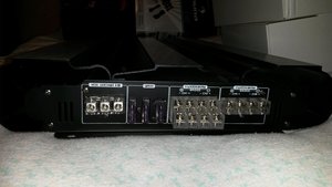 cate splitere y RCA imi trebe sa fac fac o conectiune de 6 canale la amplificator?