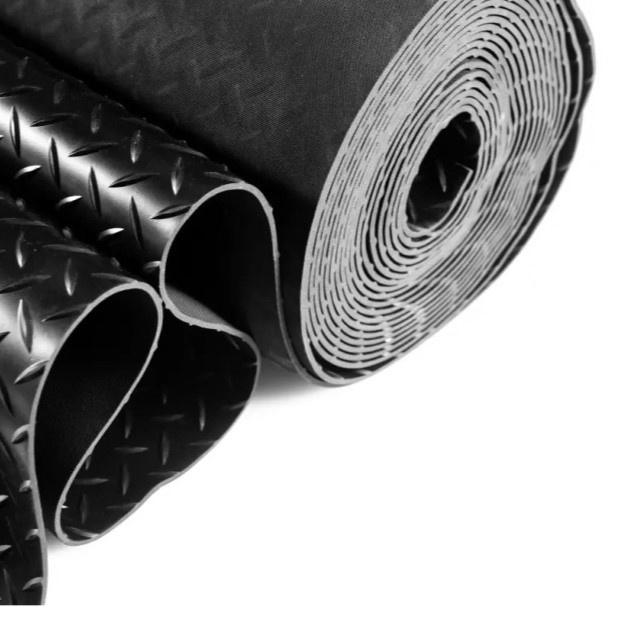 Cauciuc Antiderapant Cu Striatii , Latime 1,5mx3mm / Pret Pe Metru Liniar KNG-102049 020225-4