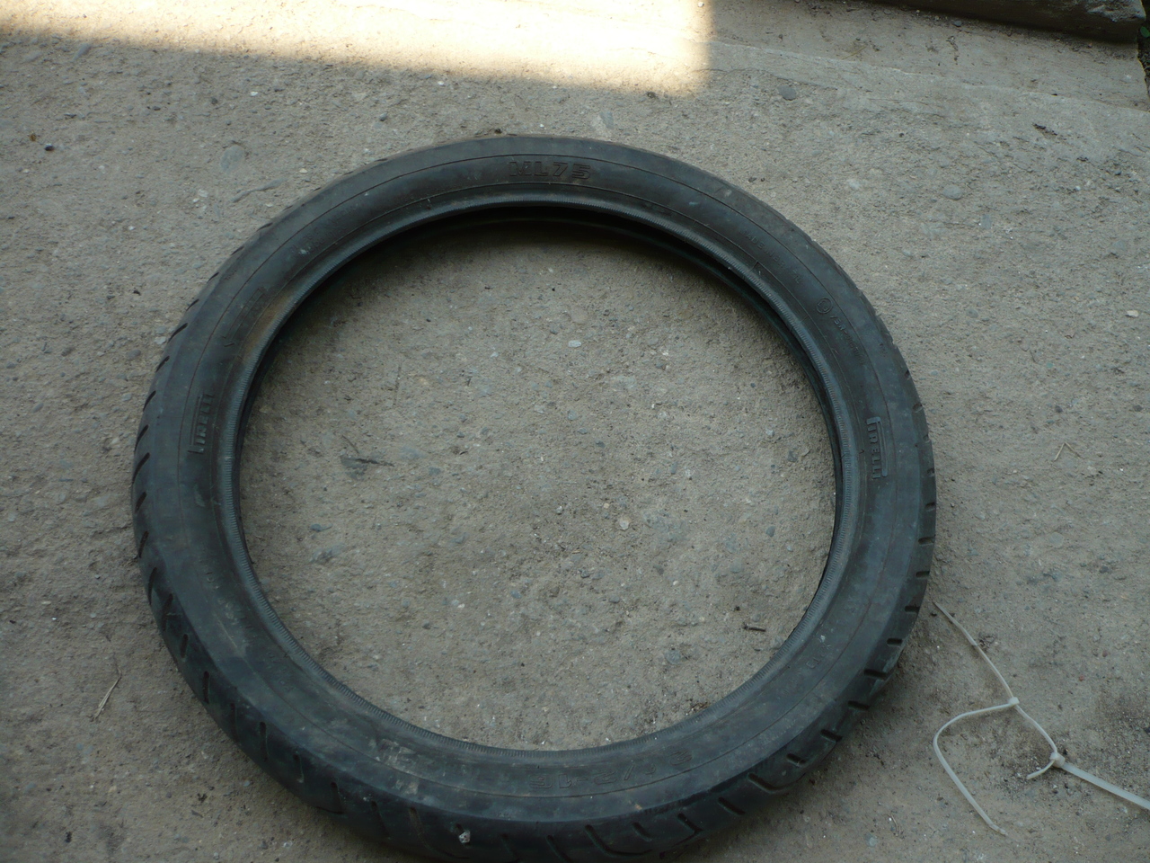 Cauciuc,Cauciucuri  Pirelli  21/2 16