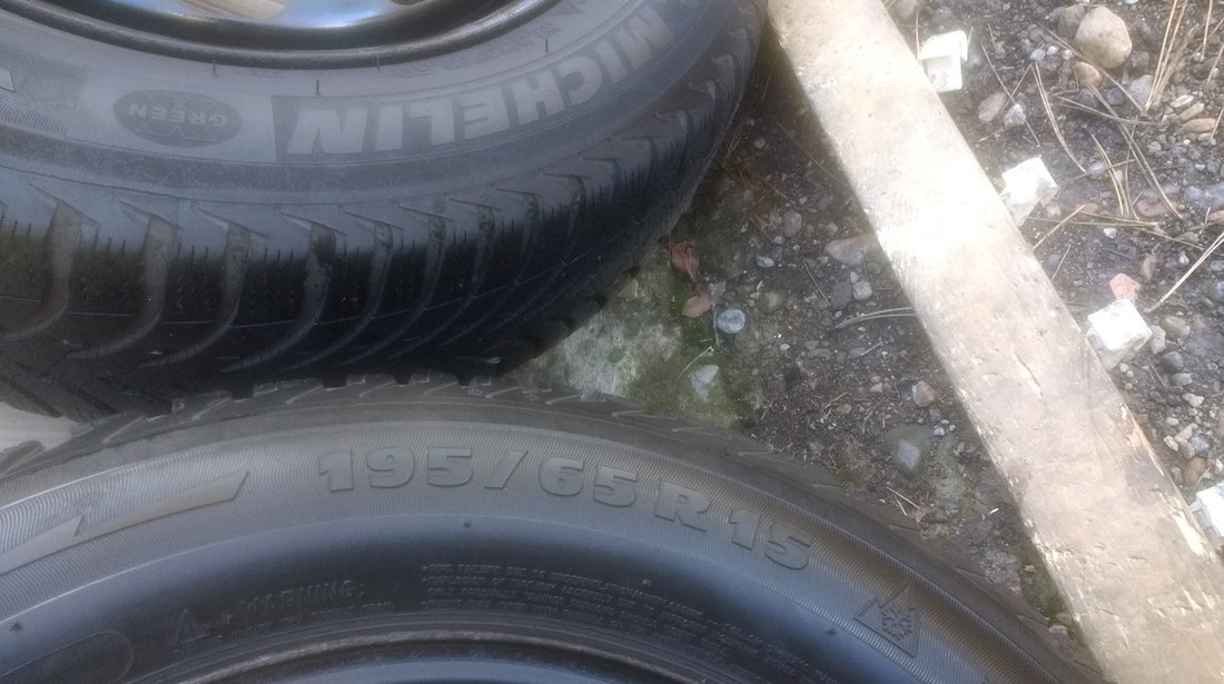 Cauciucuri de iarna GOLF 4 -Michelin 195 65 R 15 uzura 1 mm