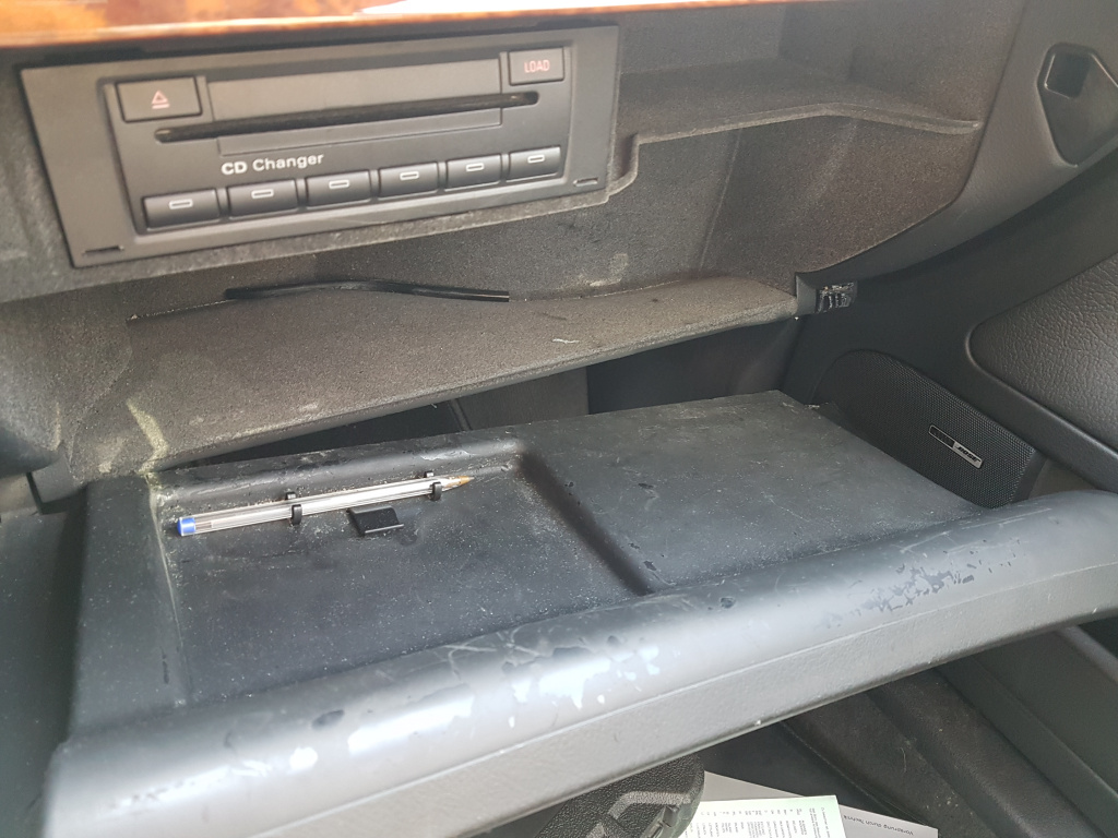 CD Changer / Magazie CD - uri Audi A4 B6 2001 - 2005