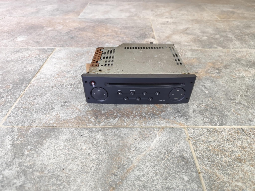CD Player 8200057681-B cu COD Renault Clio an fab. 2000 - 2009
