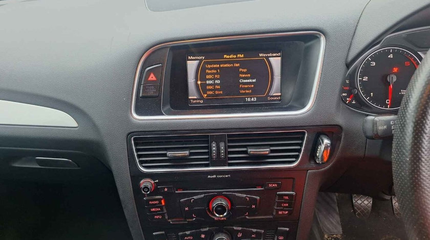 CD player Audi Q5 2011 SUV 2.0 CJCA