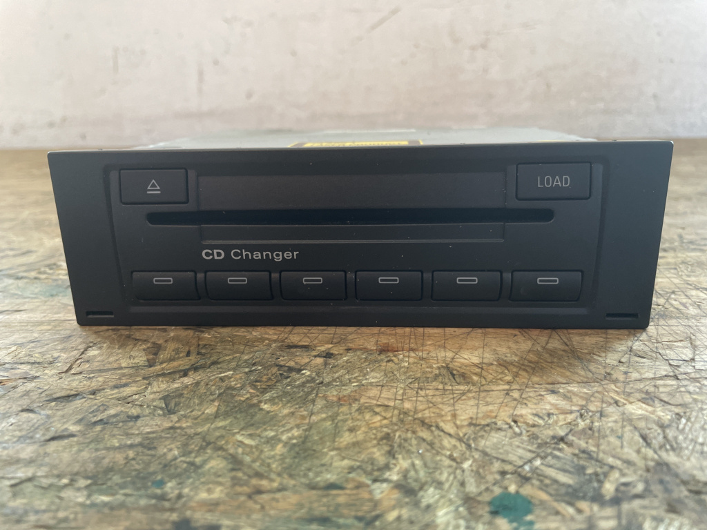 Cd player Audi TT, 2.0TFSI, Quattro, 200cp sedan 2009 (cod intern: 210833)