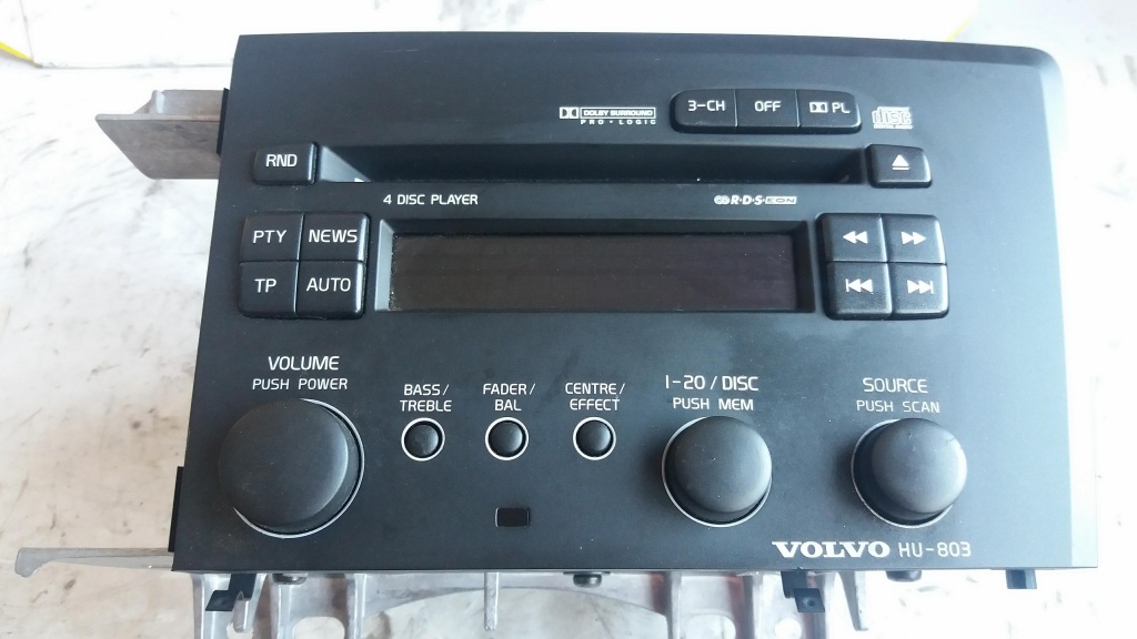 Cd player auto volvo s60 v70 30657638-1