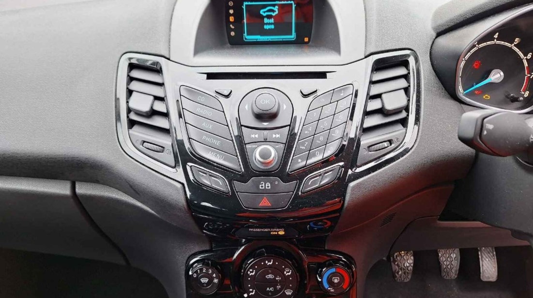 CD player Ford Fiesta 6 2013 HATCHBACK 1.0 ECOBOOST