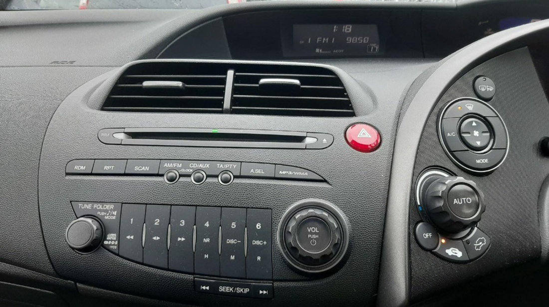 CD player Honda Civic 2009 Hatchback 1.8 SE