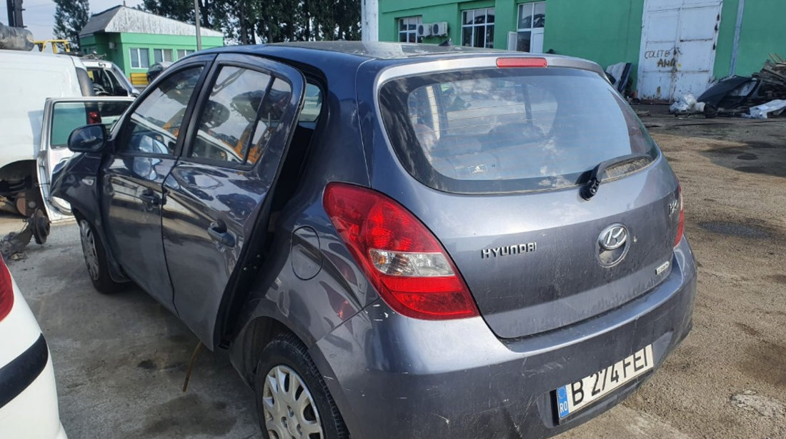 CD player Hyundai i20 2012 hatchback 1.4 crdi