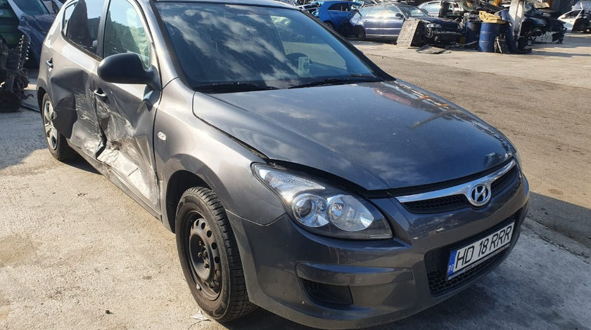 CD player Hyundai i30 2012 hatchback 1.6 crdi