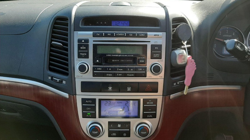 CD player Hyundai Santa Fe 2006 SUV 2.2 CRTD