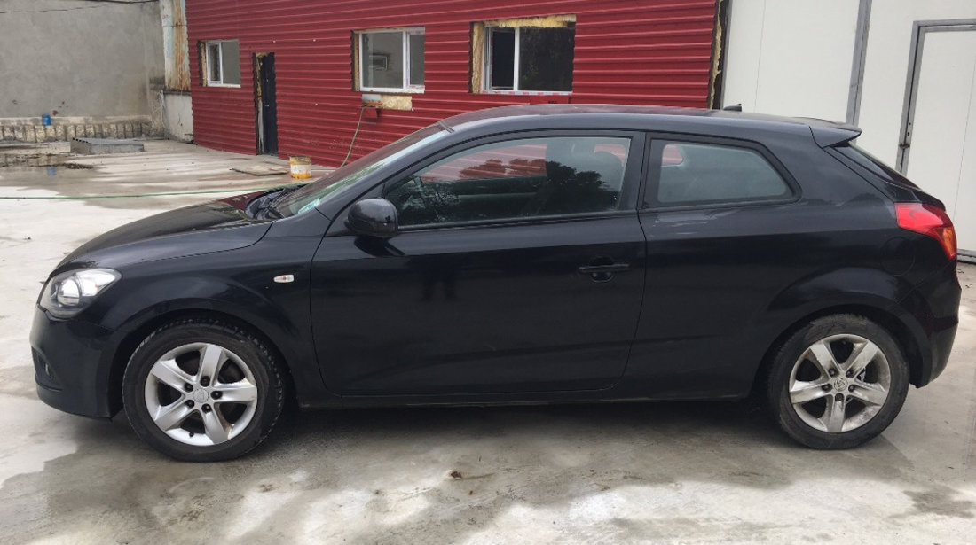 CD player Kia Ceed 2011 HATCHBACK 1.6 CRDI