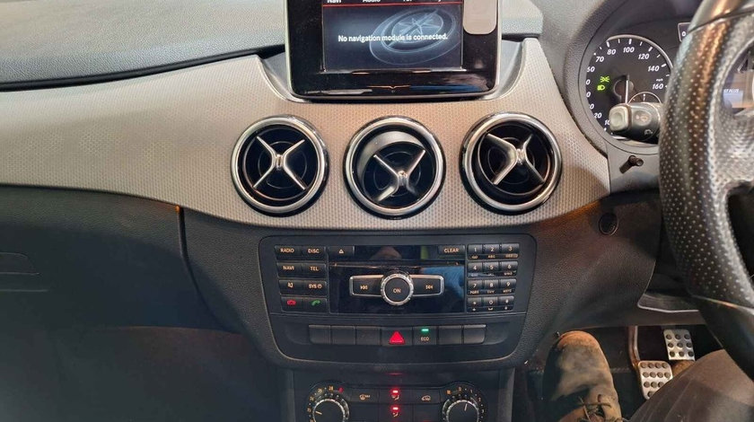 CD player Mercedes B-Class W246 2014 HATCHBACK 1.5 DCI