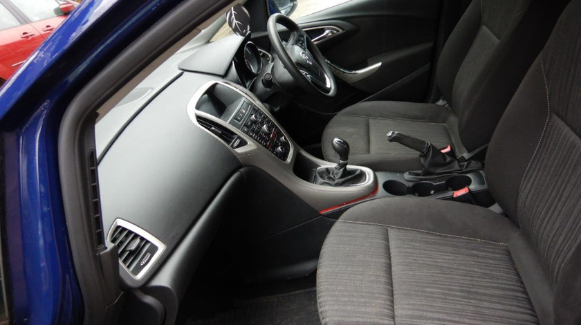 CD player Opel Astra J 2012 Hatchback 1.7 CDTI DTE