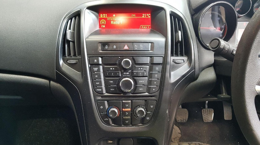 CD player Opel Astra J 2012 Hatchback 1.7 CDTI LPV/A17DTJ