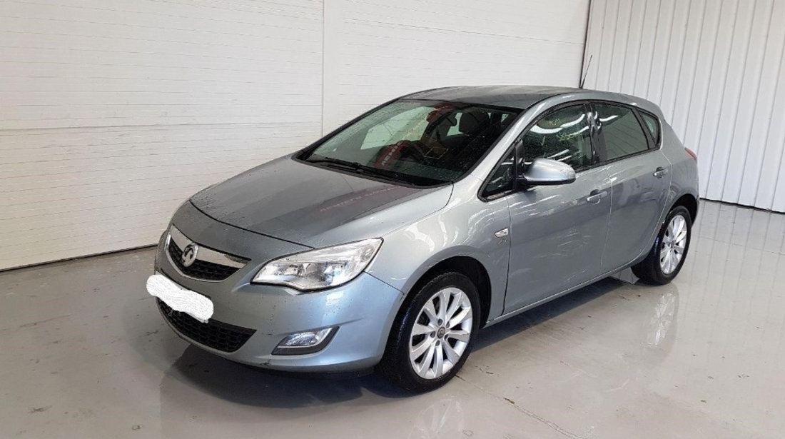 CD player Opel Astra J 2012 Hatchback 1.7 CDTI LPV/A17DTJ