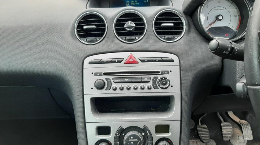 CD player Peugeot 308 2007 Hatchback 2.0 D