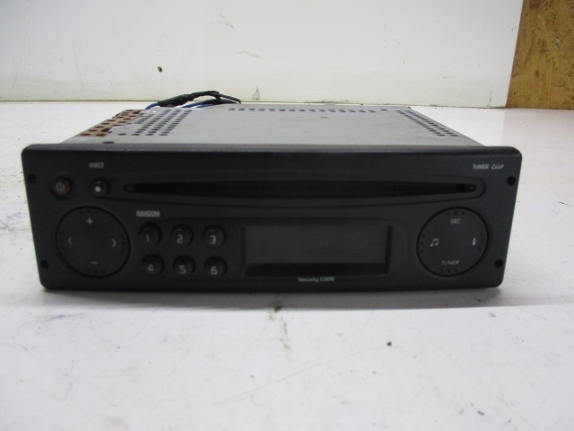 CD PLAYER / RADIO COD 8200403537 RENAULT ⭐⭐⭐⭐⭐