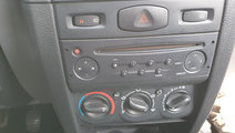 CD player Renault Clio 2 2008 Limuzina 1.4